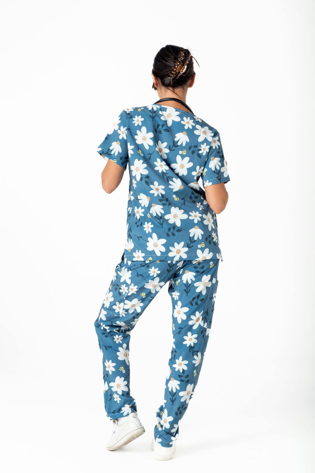 Dusky Daisy Scrub Set