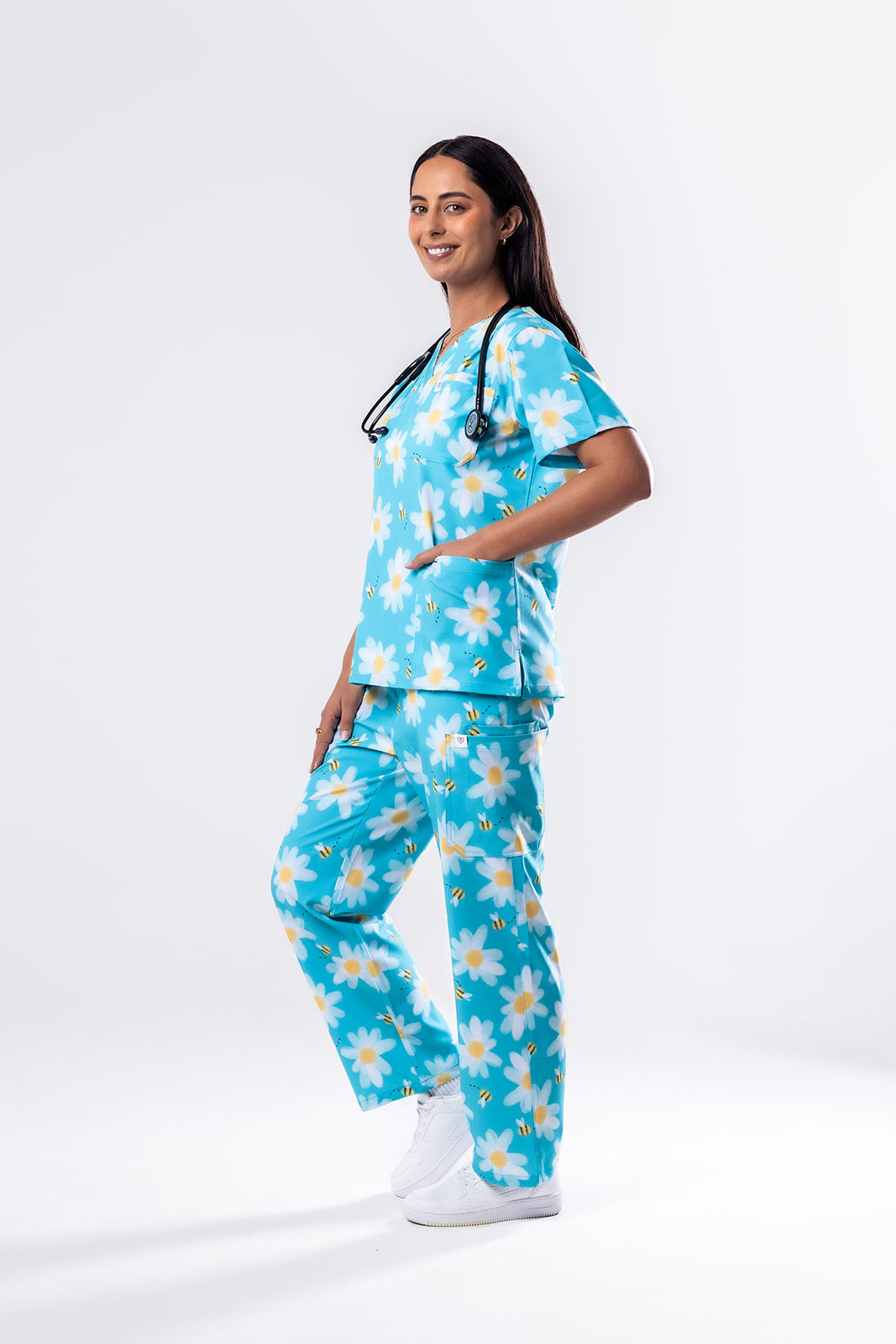 Bee & Daisy Scrub Set